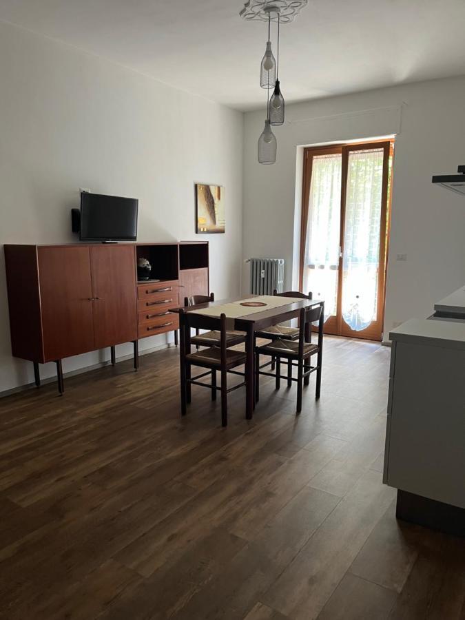 Appartamento Mela Ad Alba, Cuore Delle Langhe Buitenkant foto